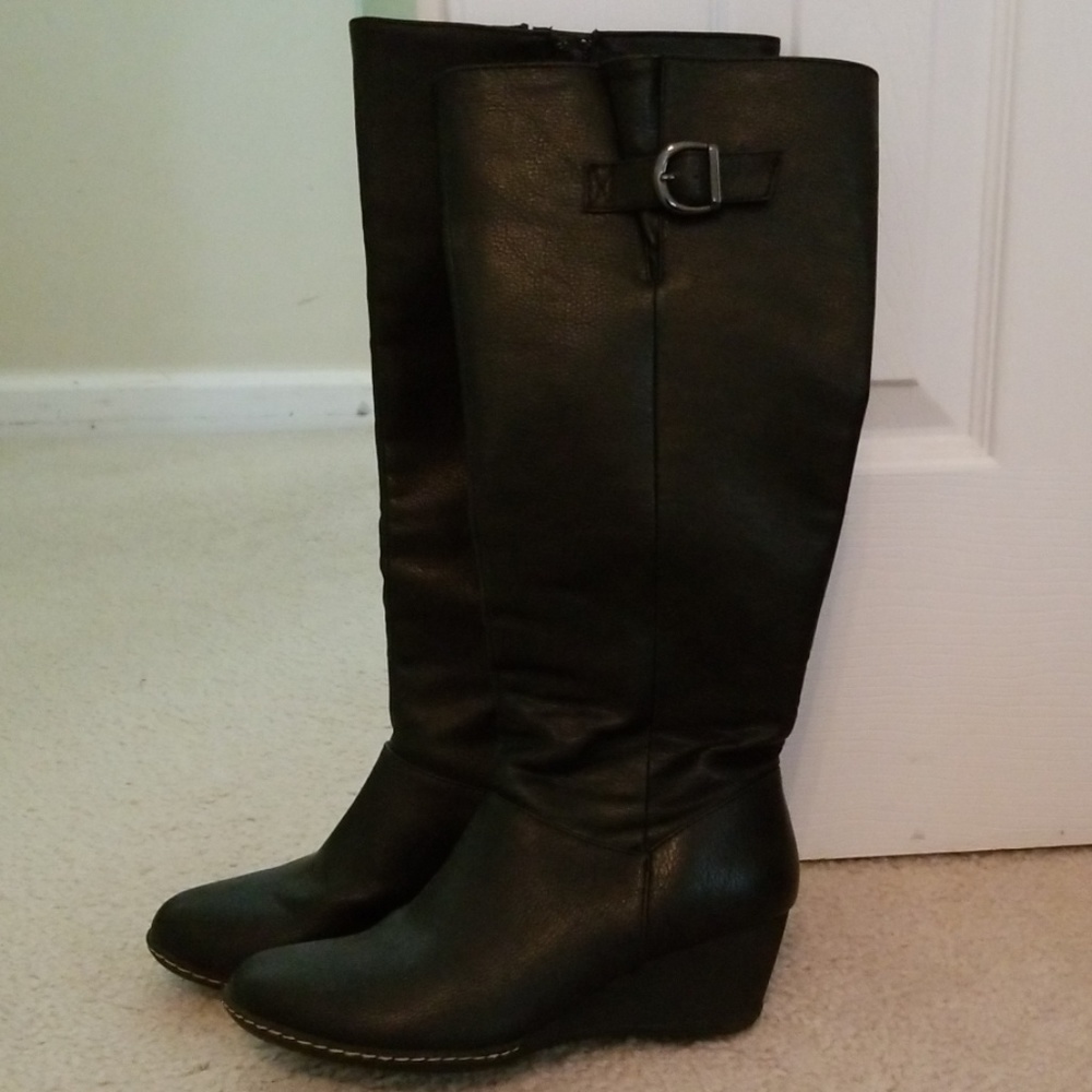 Black boots